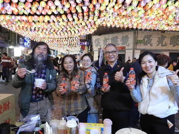 斗中文化教育基金会及校友會 1 月 3 日上午假斗六高中行政大樓五樓多媒體會議室熱絡舉行會議1