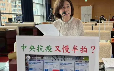 市議員黃馨慧指新冠疫情來勢洶洶,中央防疫政策又慢半拍