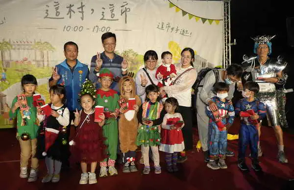 聖誕變裝萌翻南投