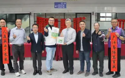 「墨香迎春・公義傳情」 彰化分署供場地揮毫義賣送暖 分署長盼書道傳遞公義關懷