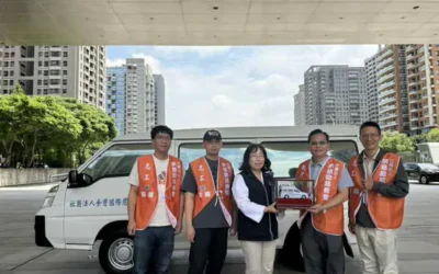 公益從我做起! 余慈爺慈善會捐贈中市府復康巴士