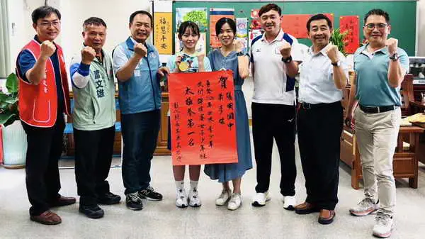 巾幗無畏傳捷報