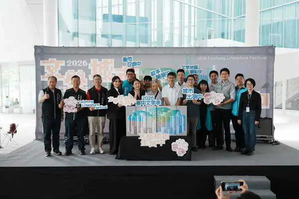 文青女神林予晞領軍