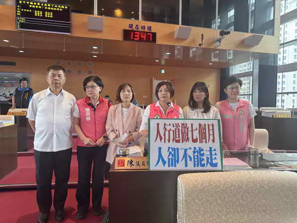 市議員陳雅惠要求市府全面檢討工期規劃