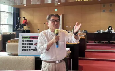 市議員李中,要求警察局應從寬認定好公民為了避讓前方的消防車、救護車不慎違規