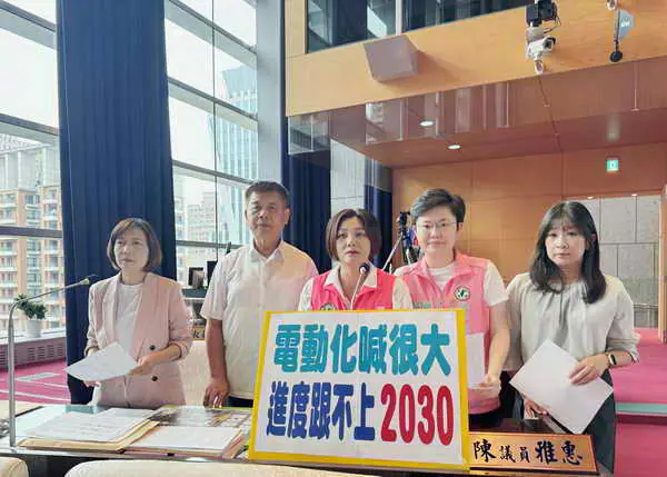 市議員陳雅惠與蕭隆澤