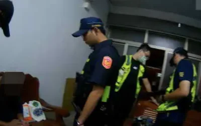 一場小插曲 一份大關懷 警消接力助民返家