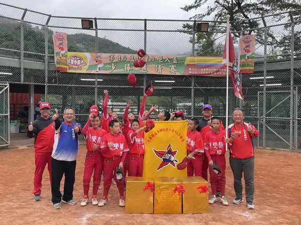 德芙蘭國小少棒隊紅葉小巨人盃封王 一月全國賽事雙響炮1