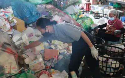 照顧環保志工 中慈推運動操活絡筋骨