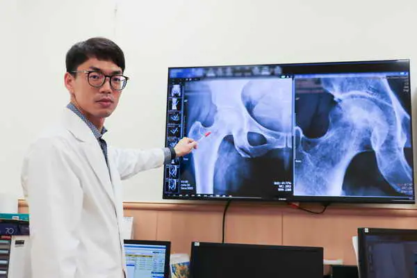 婦股骨缺血壞死 中慈減壓術保髖關節1