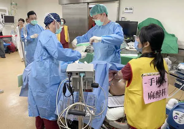 戰時醫療韌性備援手術室擬真賽 中榮登場1