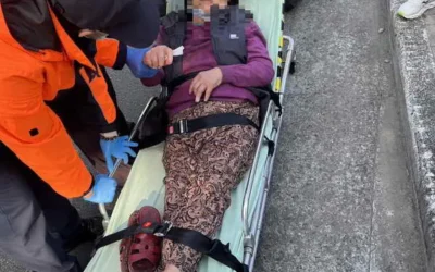 買菜老婦身體不適跌傷不起 中興暖警即刻救援送醫