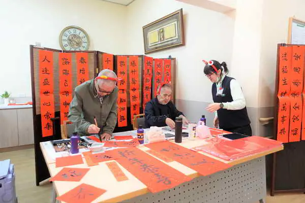 懷舊年味湧心頭 仁愛長照辦年貨大街1