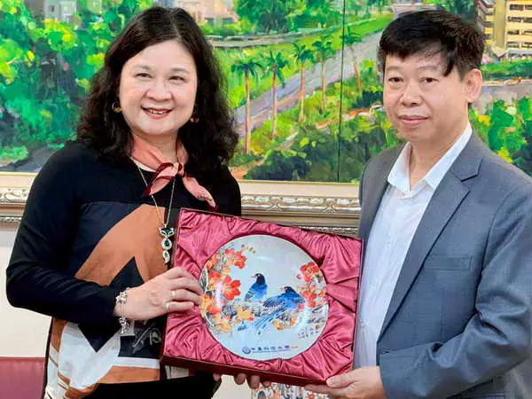 越太原科大訪中臺 共擘人才四大合作1