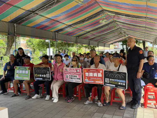 斗六警走入社區 加強防詐宣導守護住戶財產1