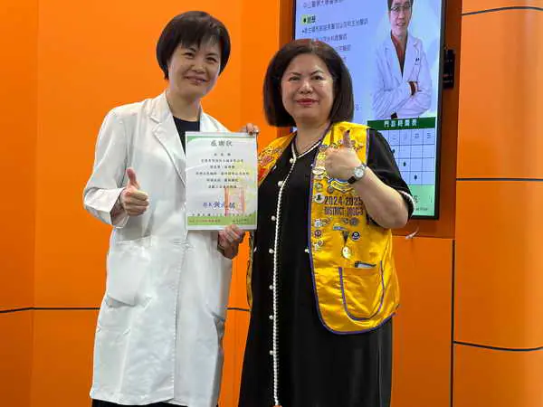 獅友會兄攜手捐輪椅 助病友就醫無礙1