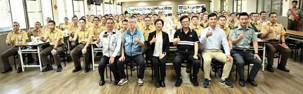 前往臺中成功嶺營區探視彰化子弟兵 勉勵立定志向 冶煉身心1