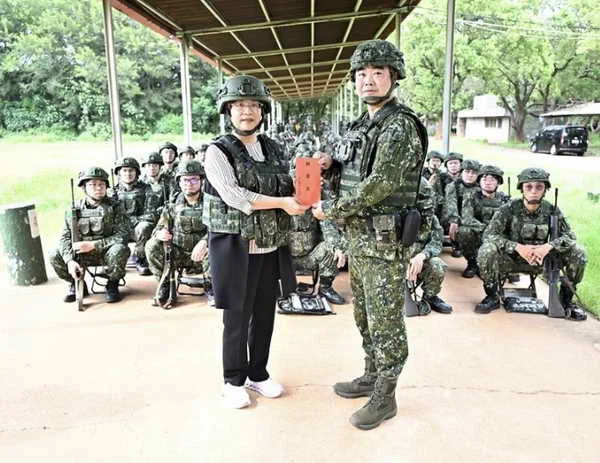 探視彰化縣教育召集訓練縣籍子弟兵 勉勵自我精進