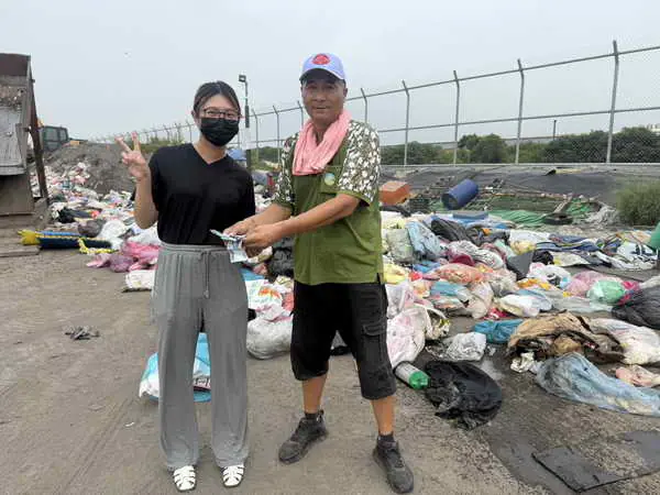 和美鎮清潔隊神救援 協助民眾找回誤丟的現金7000元1