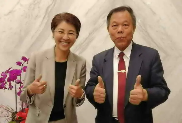 敦和社區頭牙吃丁酒活動 南投縣長許淑華到場同樂1