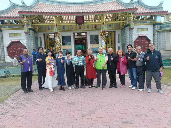 日本阿嬤贈禮表心意 台日情誼在鹿港玻璃館綻放光彩1