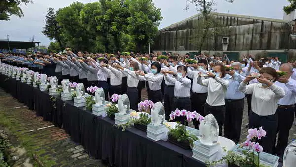 慈濟草屯戶外浴佛 天降甘霖法雨均霑1