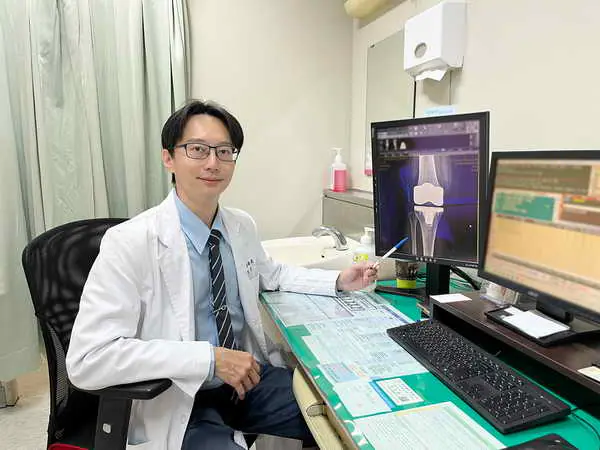 餐飲業久站 女膝關節磨損到萎縮變形1