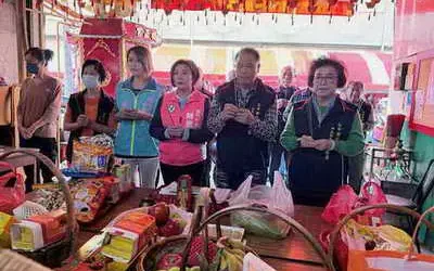 國光里福正宮尾牙吃平安圓 延續40年書法送春聯暖人心