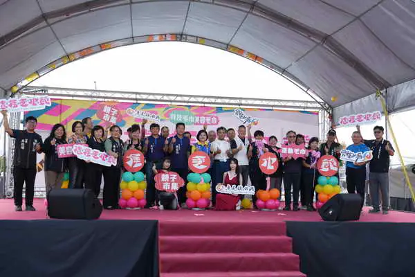 虎尾毛巾節熱鬧開幕 張麗善