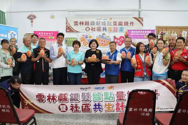 端午佳節快樂 張麗善縣長致送長青食堂暨社區照顧關懷據點2萬7千顆南瓜1