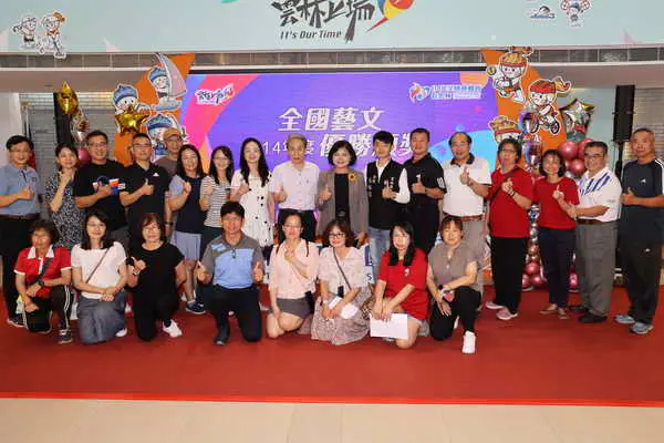 雲林縣全國藝文競賽成果豐碩 張麗善縣長頒獎肯定所有獲獎學生