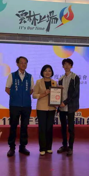 返鄉青年長蔡岳昶 打造智慧蒜頭剝瓣選別機 讓農業升級1