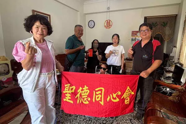 黃佳恬議員媒合台中善心團體 捐贈助學金助弱勢生安心就學1