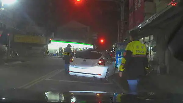 車輛突拋錨卡路中 斗六警即刻伸援1