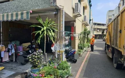 攜手清潔隊清除道路障礙　斗六警維護用路權益
