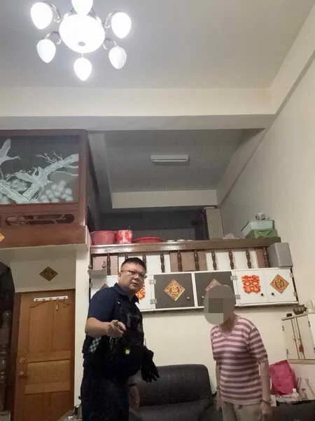社區熟悉力發揮關鍵作用 暖警助老婦脫困1