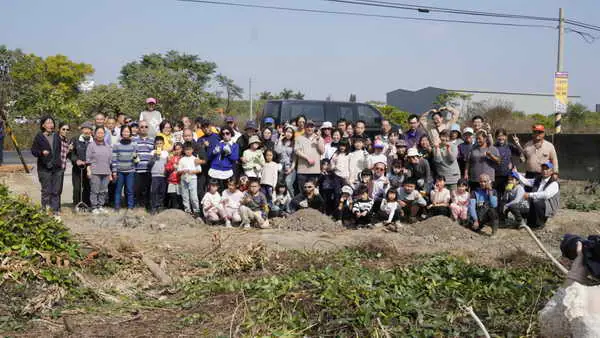 傳承經典樂享田園 東平國小親子作文班焢窯趣 50親師生雲林同樂1