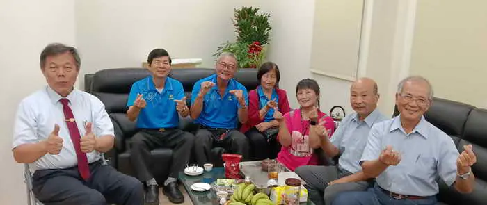 正能量社會菁英賢達人士陳國大理事長 林溢坤秘書 韓佩吟等人受到張德欽社長特別肯定讚賞