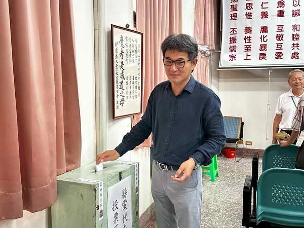 民主進步黨雲林縣黨部主委改選 江宗保接棒承擔重任 攜手劉建國凝聚改革力量1