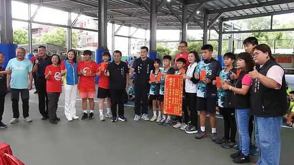 斗六市長盃軟網校際聯誼賽 溪洲國小光電風雨球場熱鬧開打1
