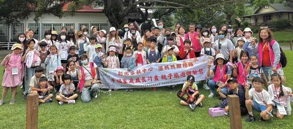 忙於生計也要陪孩子長大 溫媽媽服務隊帶家扶家庭享受幸福時光