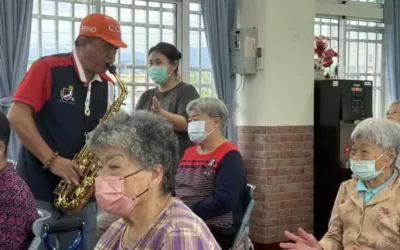 衛生福利部草屯療養院附設北勢里日照中心 潤六月・樂齡風華起 薩克斯吹奏愛與精彩人生