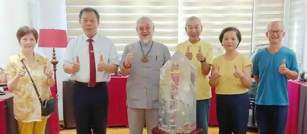 林良徽道長 王嘉娜師姐拜會淨土寺及水晶專家康文華 陳美華伉儷受到熱烈歡迎接待1