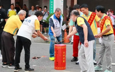 埔里瀛海城隍尊神聖誕遶境  王瑞德副縣長點起馬炮祈求平安