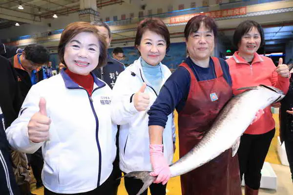 年前親自把關民生供應 盧市長清晨探視魚1