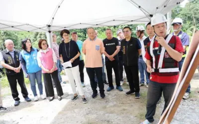 許縣長視察鹿谷鄉災修及農水路改善工程並宣導職安 總工程經費逾1億2,976餘元
