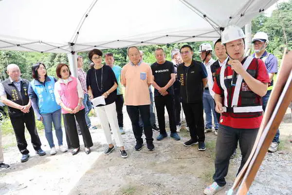 許縣長視察鹿谷鄉災修及農水路改善工程並宣導職安 總工程經費逾1億2