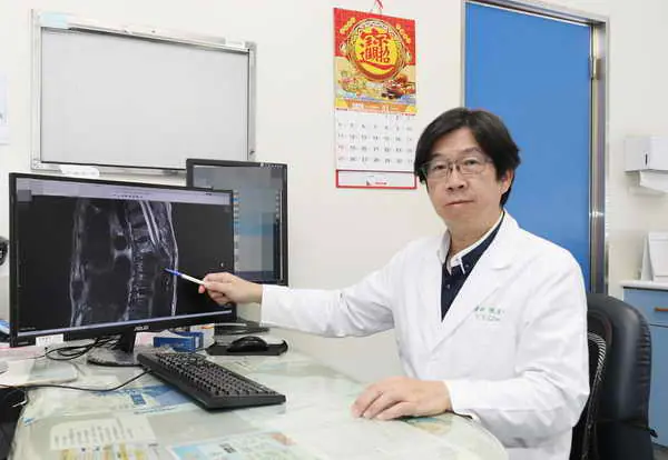 婦骨折下半身險癱瘓 脊椎長節術解危機1