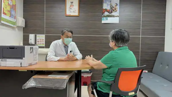 疫情升溫 臺中醫院設1