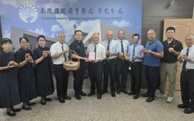 粽情義深傳祝福 草屯慈濟端午前慰問警消
